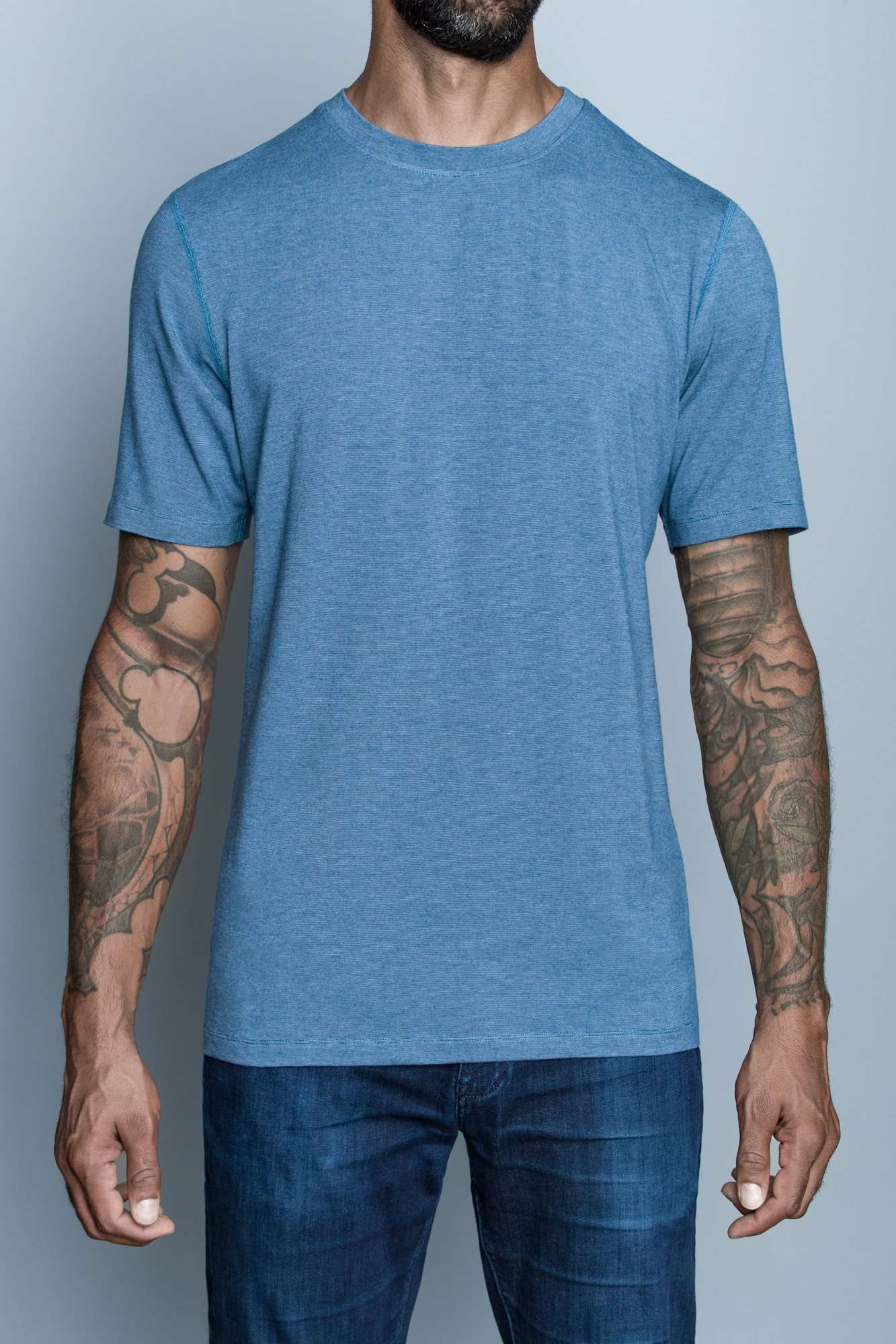 Navas Lab Crowe microstripe tall tee in light blue. Long T-shirt for tall guys for everyday use.