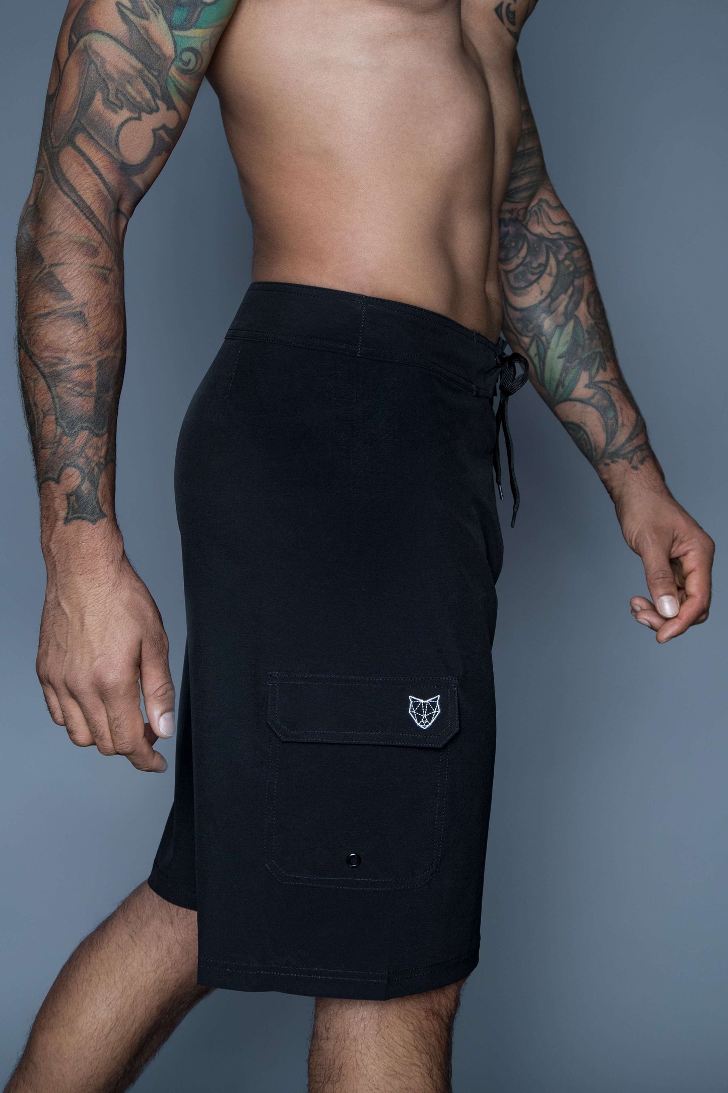 The Navas Lab Zod boardshorts for tall guys in black. The perfect boardshorts for tall men.