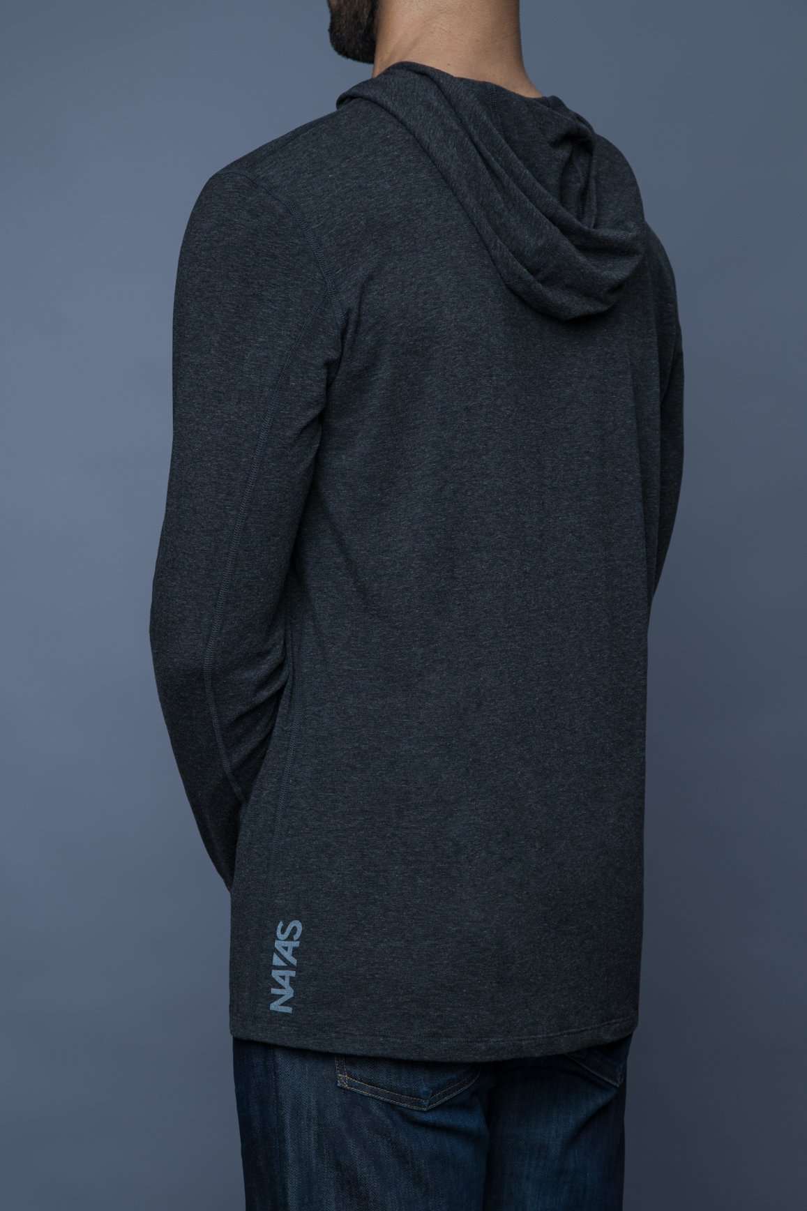 The Navas Lab Vasquez Microstripe long-sleeve hooded shirt for tall guys in Charcoal mix. The perfect tall slim shirt for tall and slim guys looking for style and comfort.
