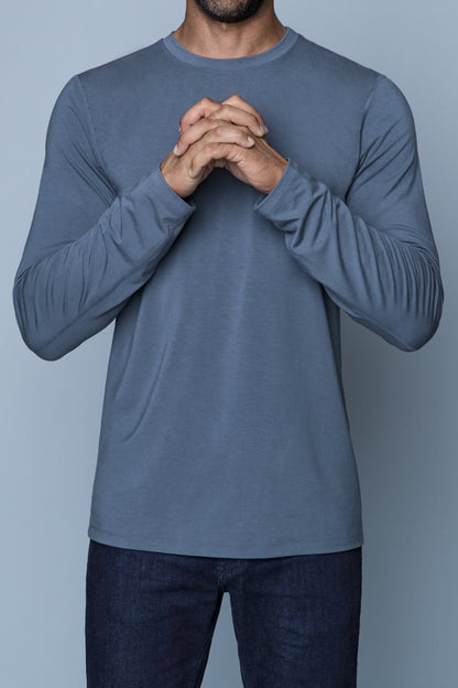 The Navas Lab Mac long-sleeve shirt for tall guys in grey. The perfect tall slim shirt for tall and slim guys looking for style and comfort.